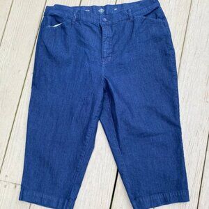 Woman’s dark indigo denim high rise Capri pants